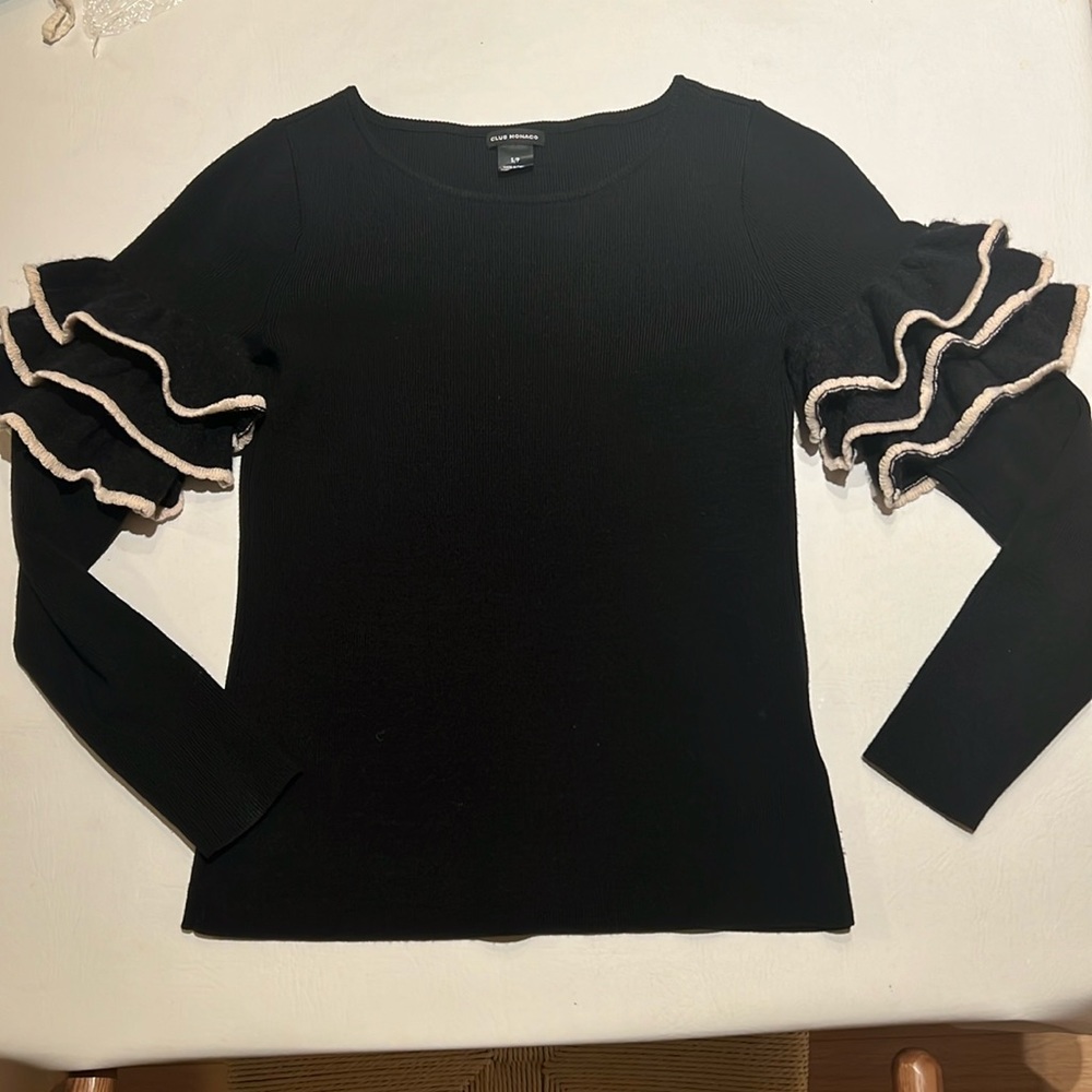 Club monaco sweater with round collar